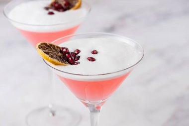 pomnegranate gin fizz cocktail